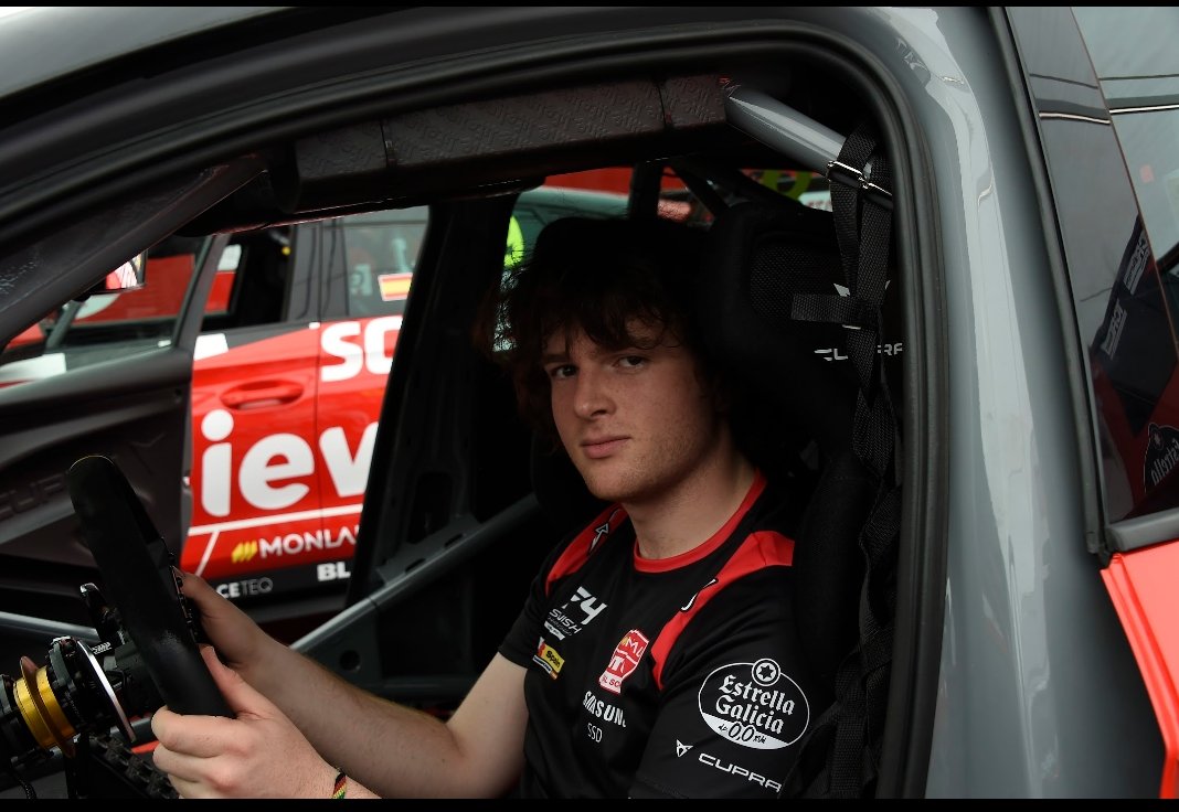 Formula Caster Academy entrevist&oacute; al piloto navarro Erik Zabala